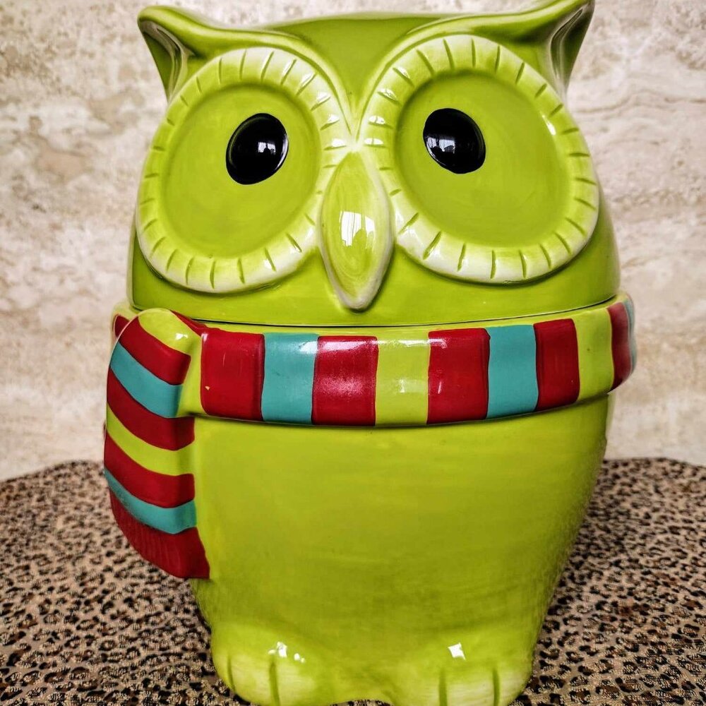 HARRY AND DAVID OWL COOKIE JAR BRIGHT GREEN